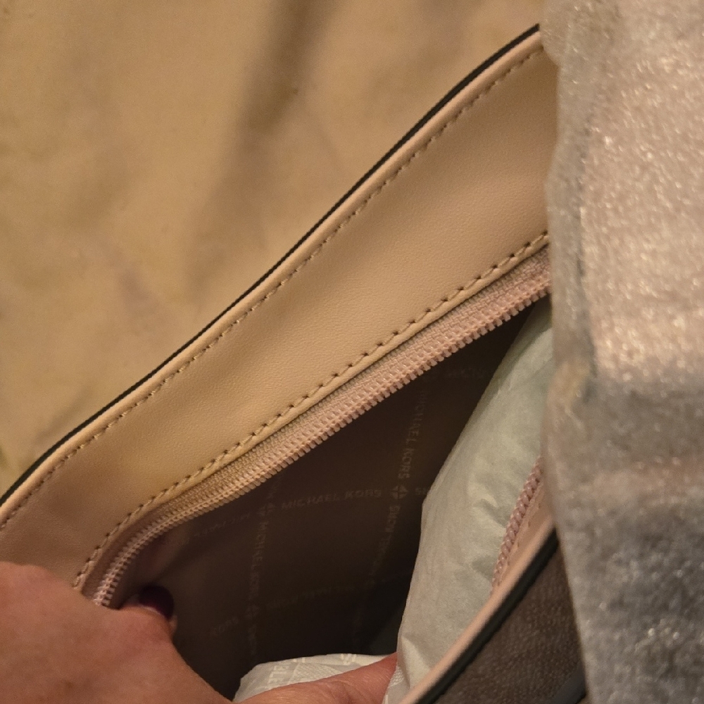 NWT Michael Kors Blush Crossbody Bag - Picture 9 of 9